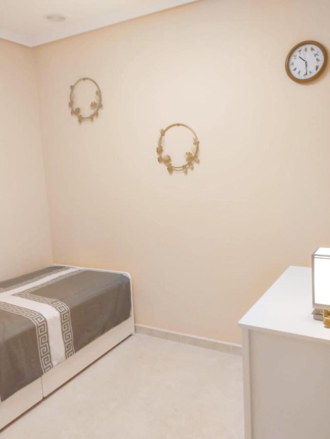 Torrevieja 2 Bedroom Holiday Apartment Exterior photo